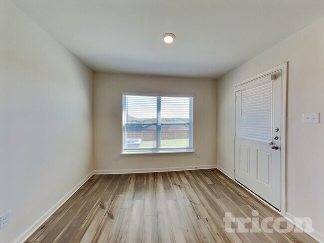 Building Photo - 123 Switchback Hl Rd