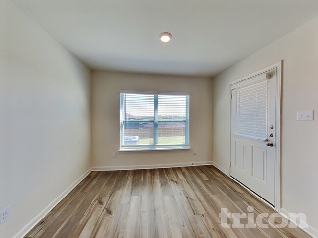 Foto del edificio - 123 Switchback Hl Rd