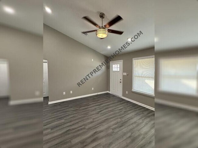 Building Photo - 16 Edward Dr