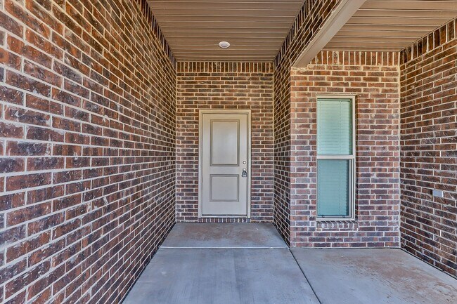 Foto del edificio - Beautiful 4 bed 3 bath home