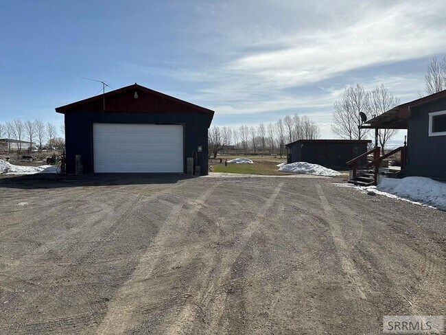 Building Photo - 3 Bed 1 Bath Country home.