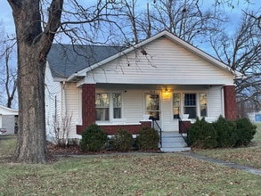 Building Photo - 614 Hwy 44 W