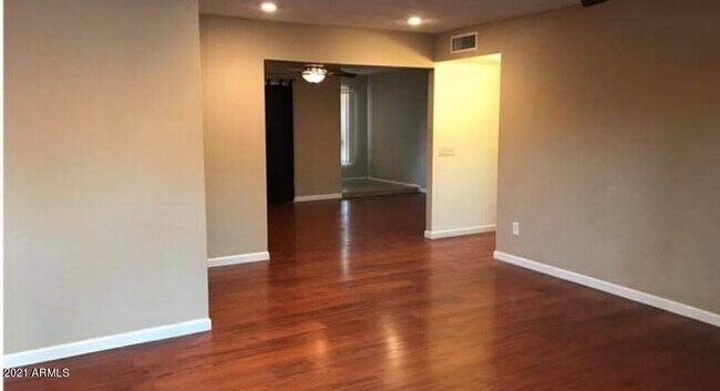 Foto del edificio - 2613 S Evergreen Rd