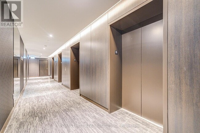 Building Photo - 11 Yorkville Ave