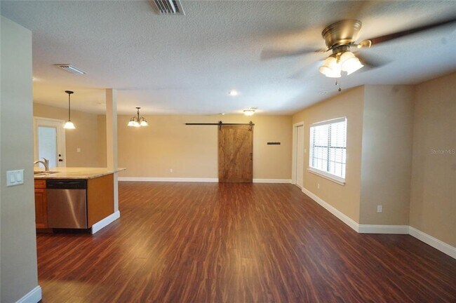 Foto del edificio - 4521 S Lois Ave