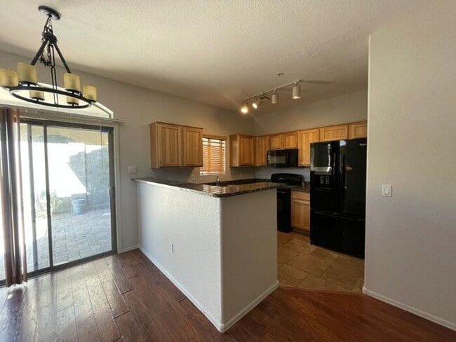 Building Photo - 2150 W Alameda Dr