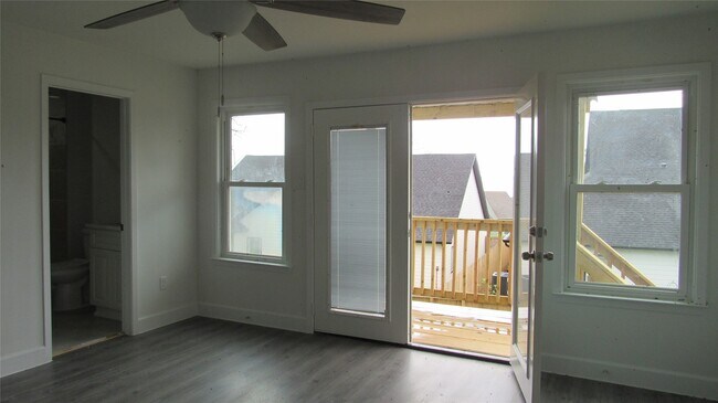 Foto del edificio - 365 Deep Woods Ln