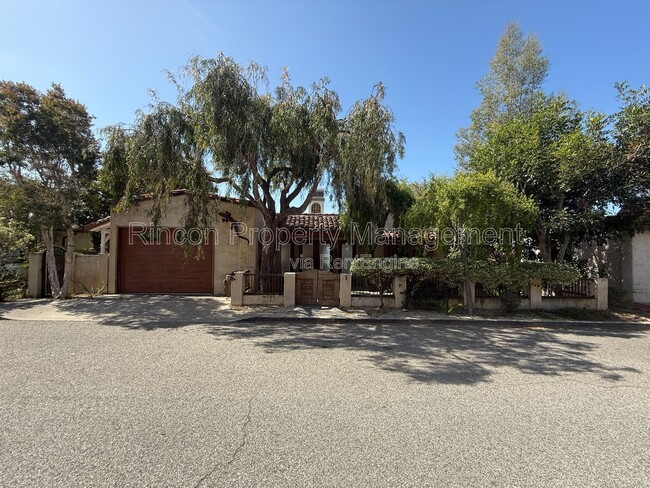 Building Photo - 2166 Palomar Ave