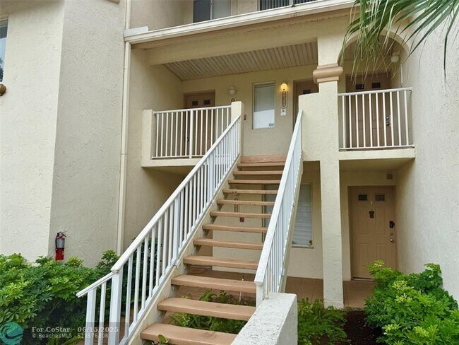 Foto del edificio - 19213 Glenmoor Dr