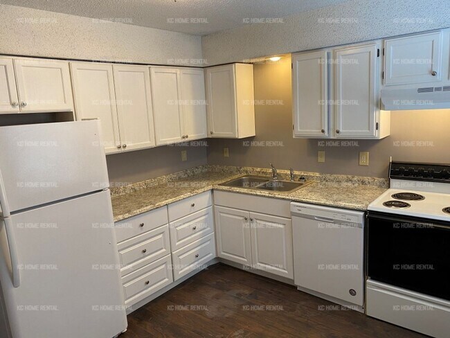 Foto del edificio - Bright 3 Bed 2 Bath Home in KCMO!