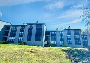 Building Photo - 1905 16th Ave S