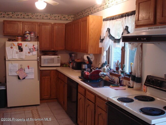 Building Photo - 314 Nichols St