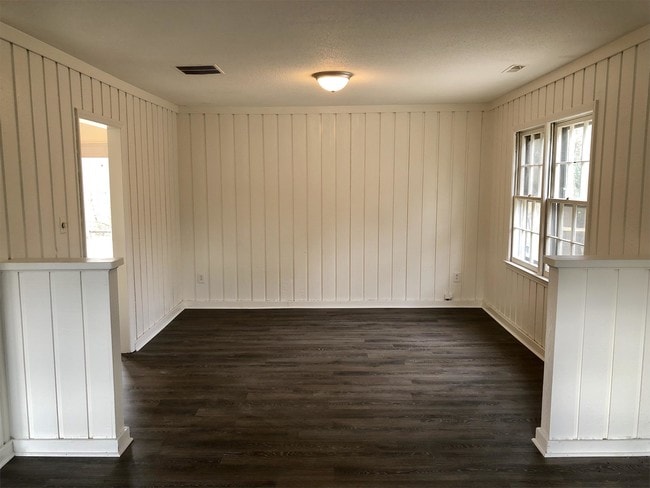 Building Photo - 11016 Blue Heron Dr