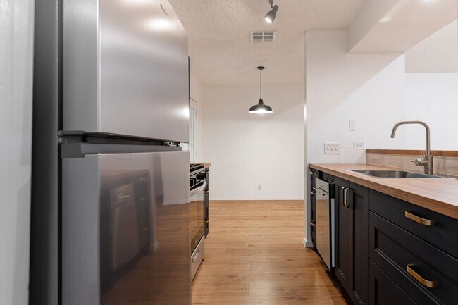 Foto del edificio - 100 Nicole Cove