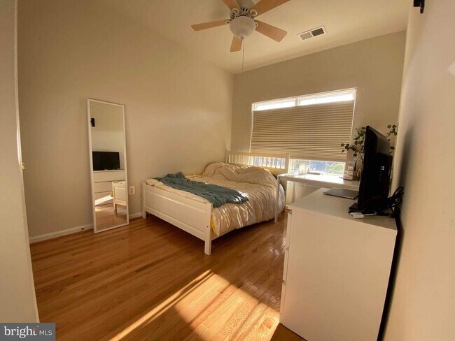 Foto del edificio - 4577 Derring Ln