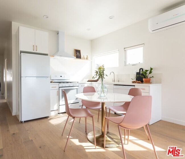 Foto del edificio - 3611 Bellevue Ave