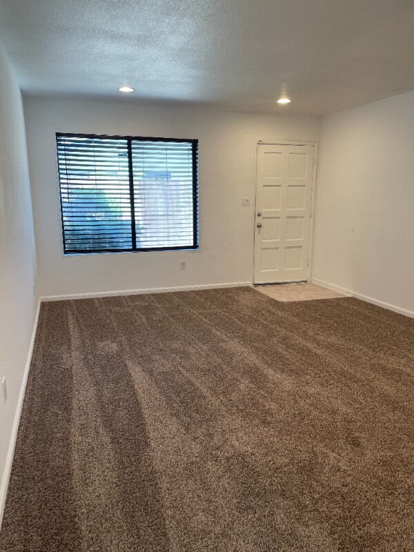 Building Photo - 1009 Nimrod Ct