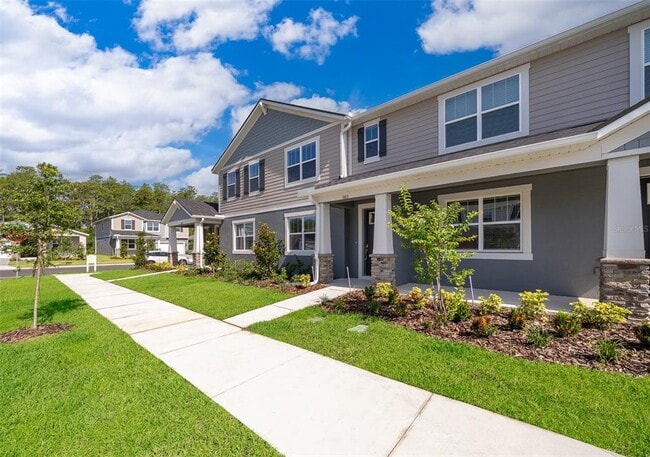 Foto del edificio - 9811 Walkway Dr