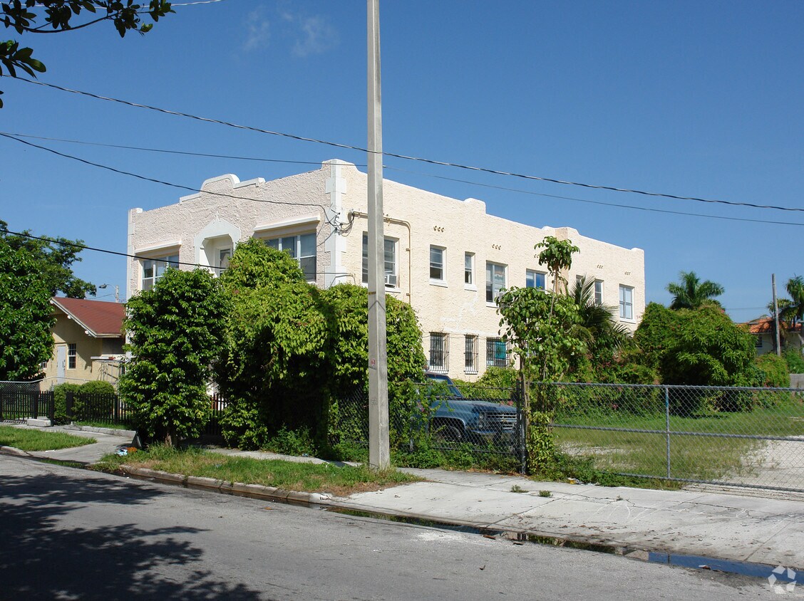 Building Photo - Webster Apartments