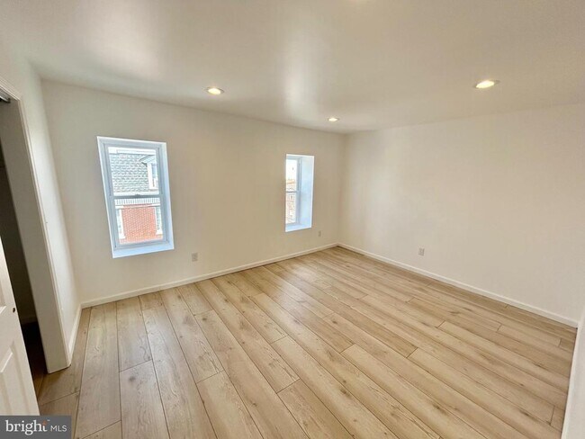 Foto del edificio - 2638 Pratt St