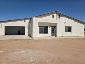 Building Photo - 17187 S Avenue B 1/2
