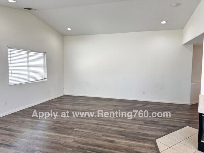 Building Photo - 3 Bed 2 Bath Home In Copper Hills!