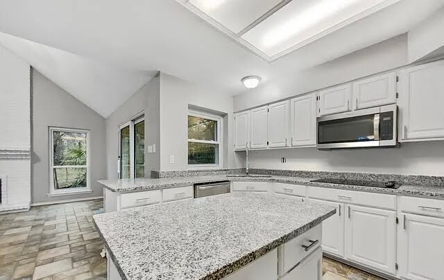 Foto del edificio - 1234 Vista Del Rio