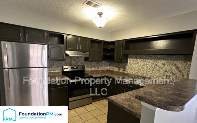 Foto del edificio - 8259 Cedar Chest Dr