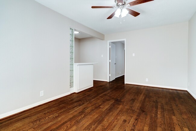 Building Photo - 2023 Huldy St