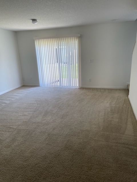 Foto del edificio - 585 Cresting Oak Cir