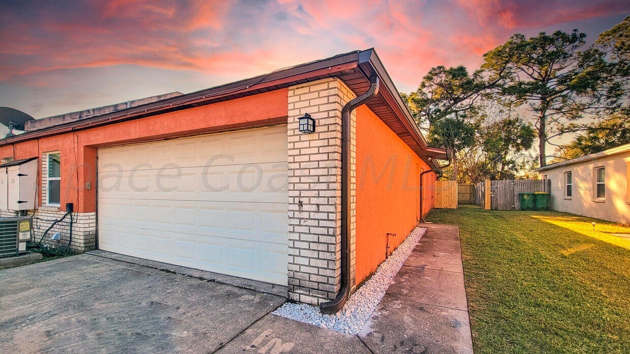 Foto principal - 318 Sun Dial Ct