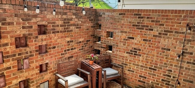 Building Photo - 6354 Old Pineville Rd