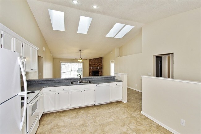 Building Photo - 1070 Big Oaks Blvd
