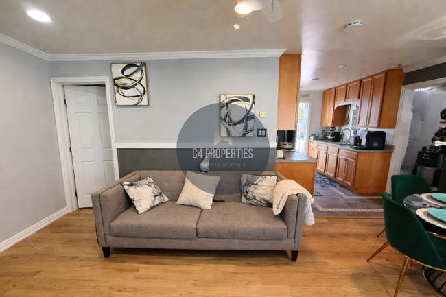 Building Photo - 315 Lado De Loma Dr