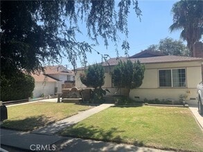 Building Photo - 823 Courtland Dr W