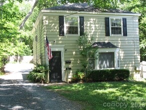 Building Photo - 3041 Park Rd