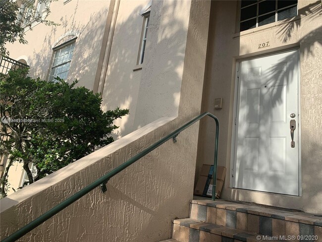 Foto del edificio - 5600 NW 114th Pl