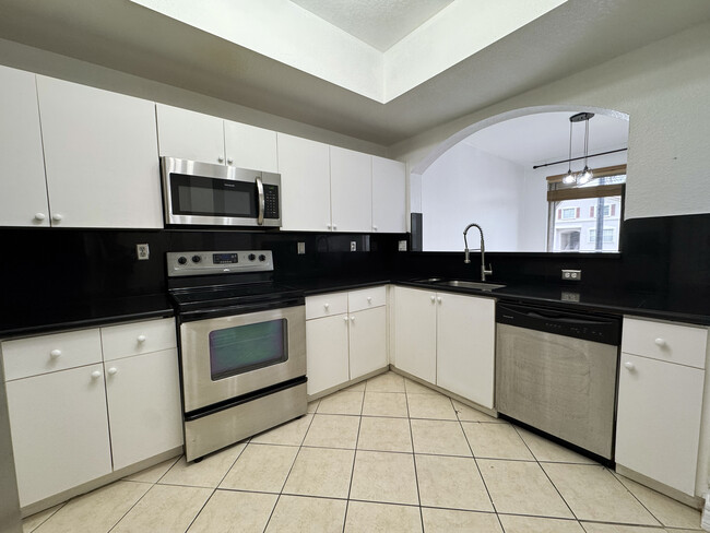 Building Photo - 8886 W Flagler St