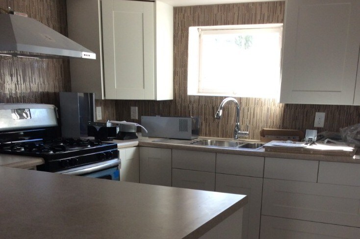 Full size Ikea kitchen w/breakfast bar - 2337 W 8th St