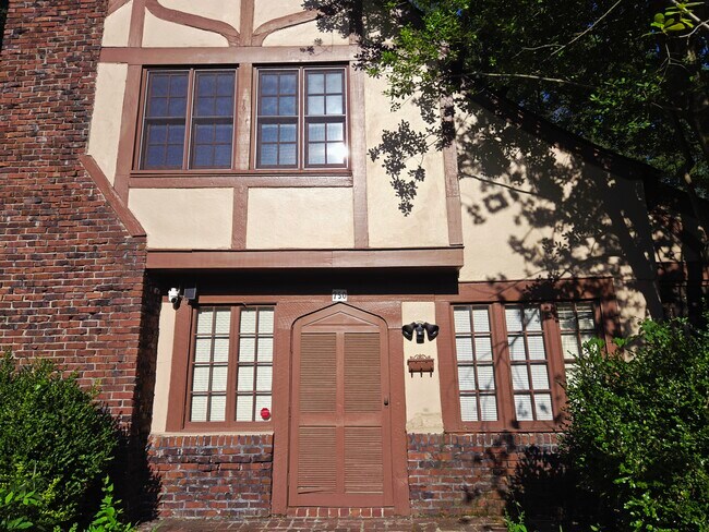 Foto del edificio - 750 N Auburndale St