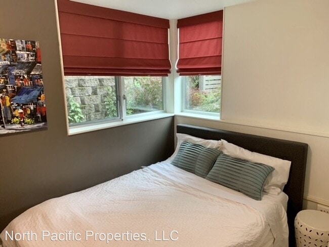 Building Photo - 3 br, 3.5 bath House - 3615 Phinney Ave N #C