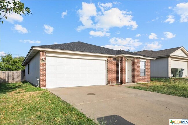 Building Photo - 2611 Haven Dr