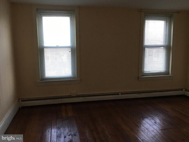 Foto del edificio - 517 Stanbridge St