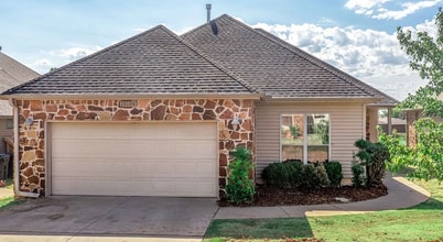 Building Photo - 10100 Shadowview Dr