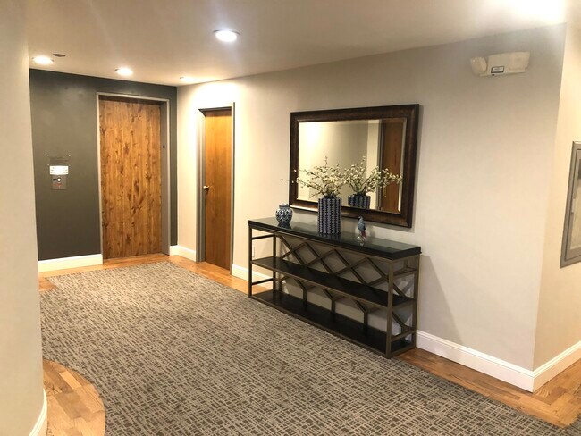 Foto del edificio - 616 Ansel Rd