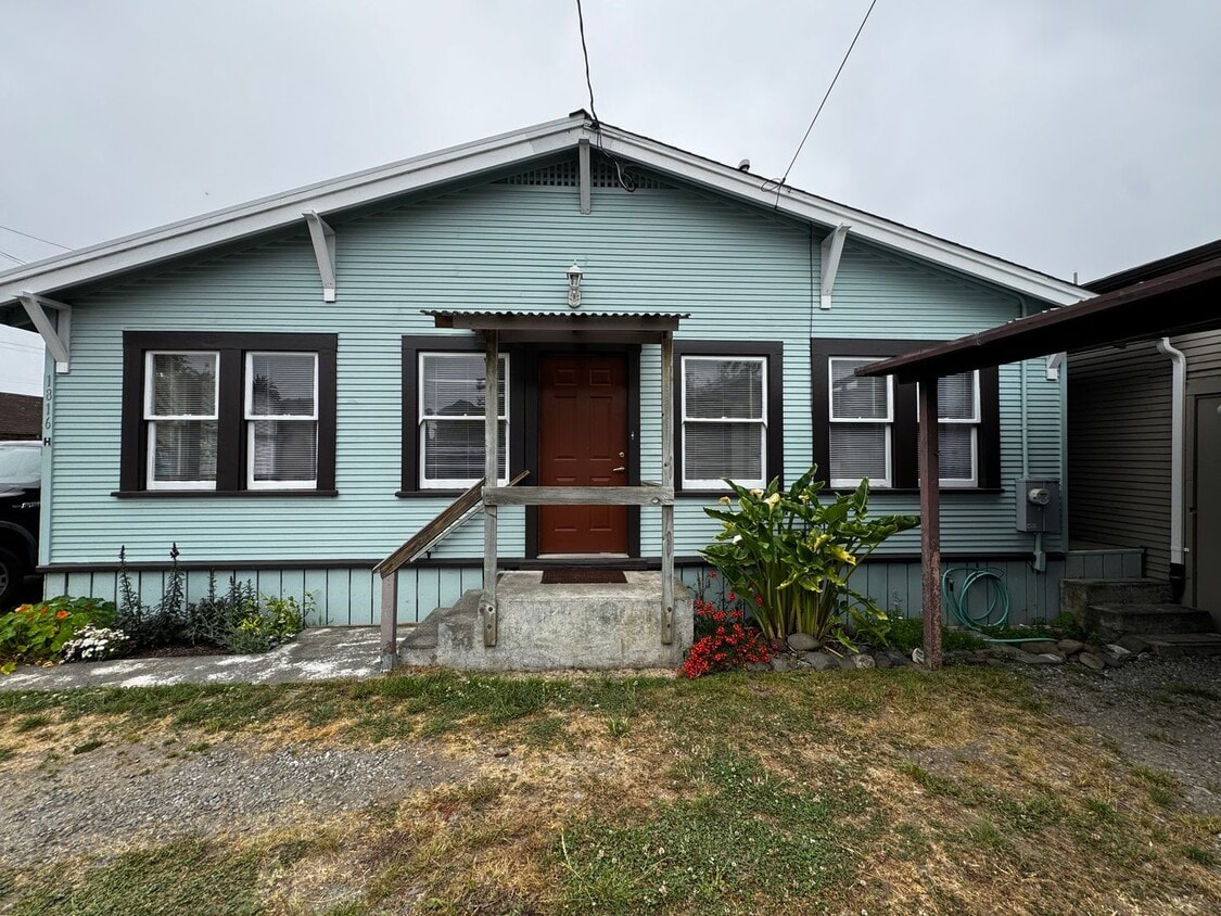 Primary Photo - 1 Bed 1 Bath Home Located in Eureka!