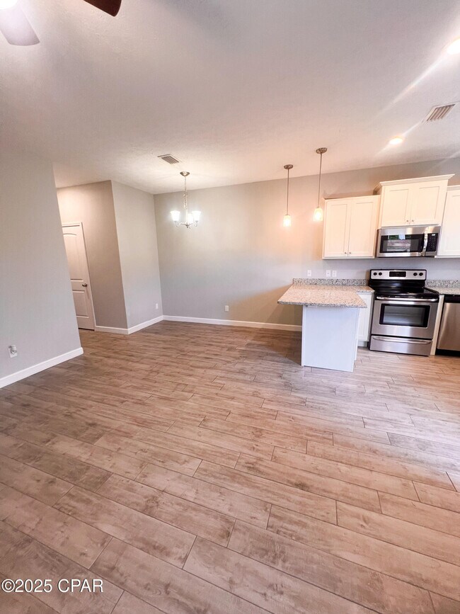 Foto del edificio - 2411 Causeway Manor Ct