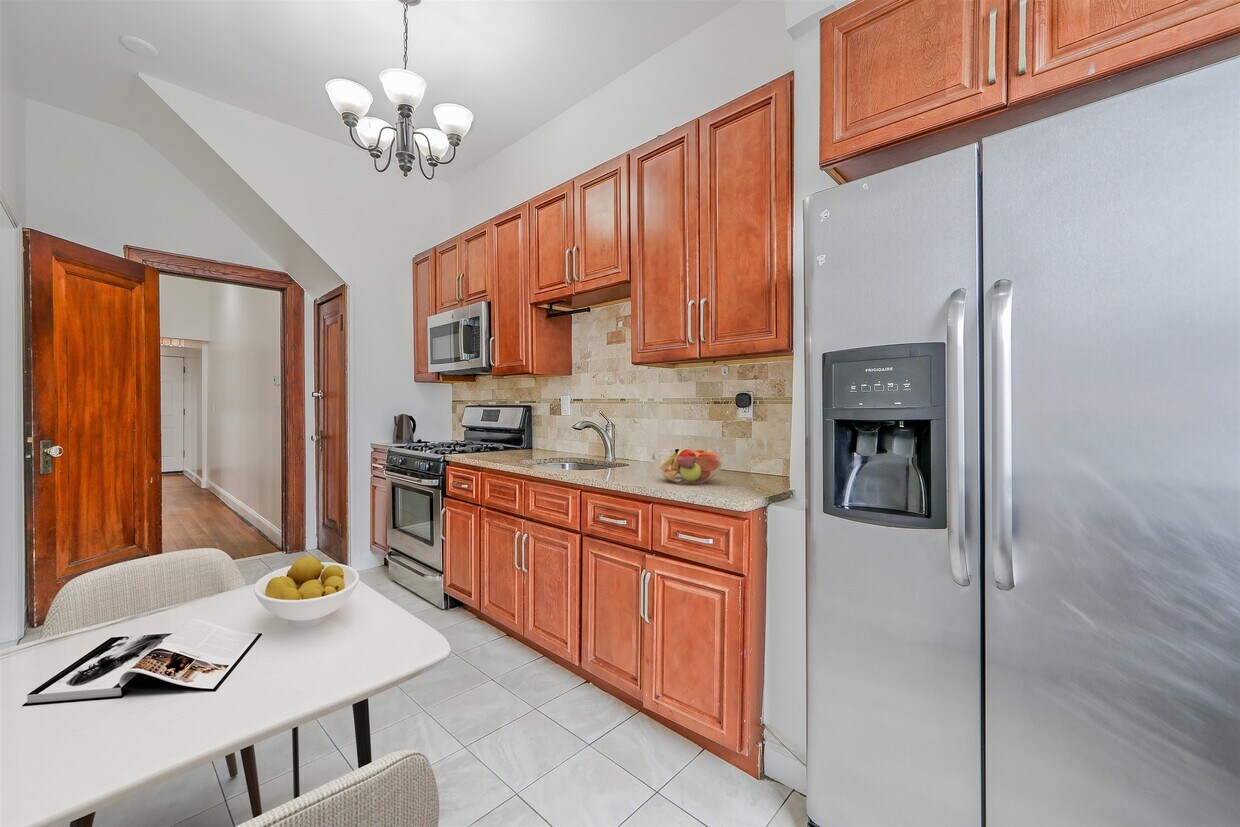Foto principal - 212 69th St
