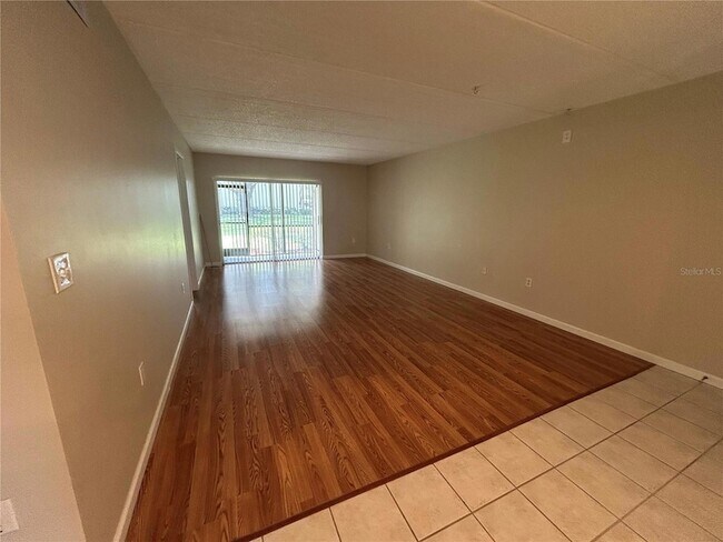 Foto del edificio - 119 Cypress Ct