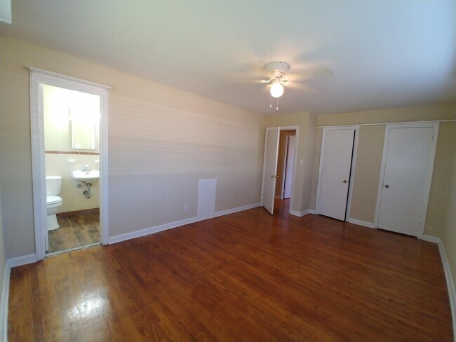 Building Photo - 1403 Gail Ave